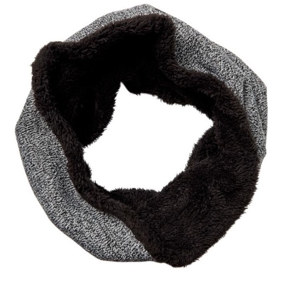 ☕️3for💲3️⃣0️⃣!Gloves and scarf set! - Picture 3 of 4